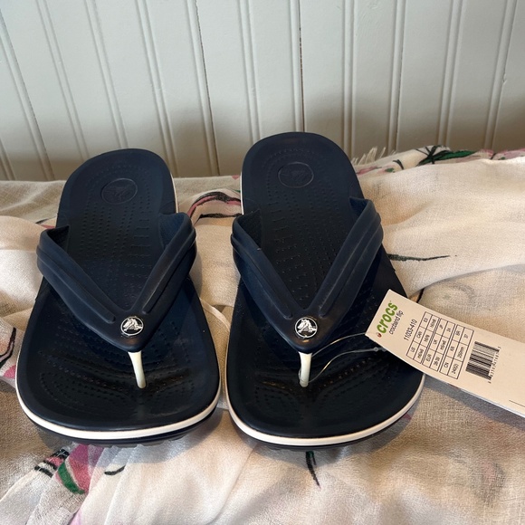 Crocs Crocband Navy Flip Flops Men’s Size 6 Women’s Size 8 BNWT C005 - Picture 1 of 10